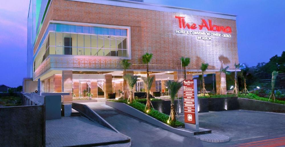 The Alana Hotel & Convention Center Solo By Aston Zewnętrze zdjęcie